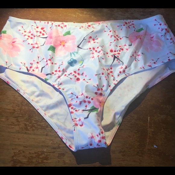 New cherry blossom floral print tanking/bikini set - Picture 3 of 4
